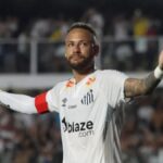 من أجل كأس العالم.. نيمار يعرض نفسه على أندية أوروبا