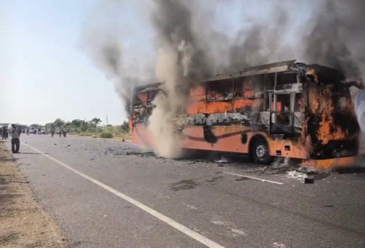 مأساة في الهند.. 20 قتيلاً في حريق حافلة بسبب «تماس»