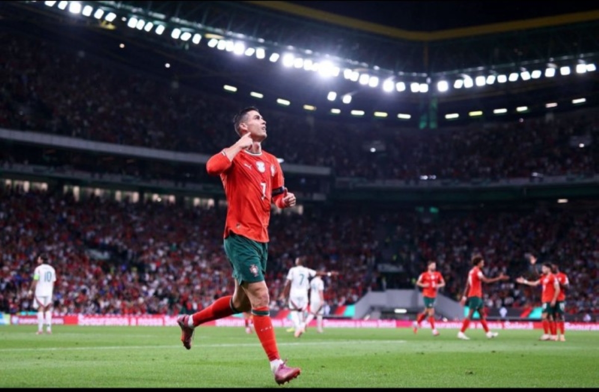 بعمر الـ40.. رونالدو ينتزع لقب «الهداف التاريخي» لتصفيات كأس العالم بعمر الـ40.. رونالدو ينتزع لقب «الهداف التاريخي» لتصفيات كأس العالم