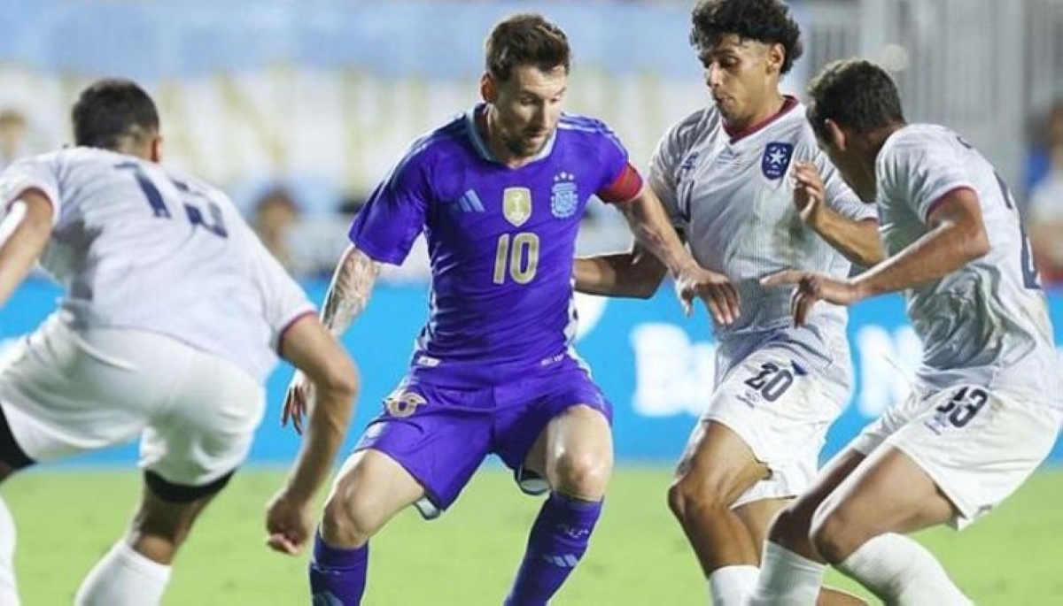 ميسي يصنع ثنائية «تاريخية» في فوز الأرجنتين على بورتوريكو ميسي يصنع ثنائية «تاريخية» في فوز الأرجنتين على بورتوريكو