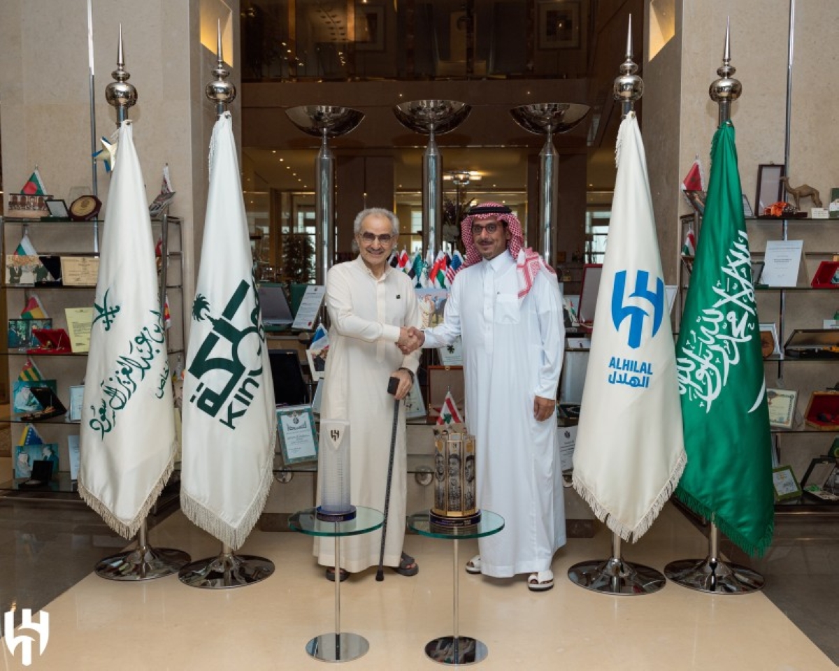 الهلال يقطع الطريق ويرفض التفريط بنجومه الهلال يقطع الطريق ويرفض التفريط بنجومه