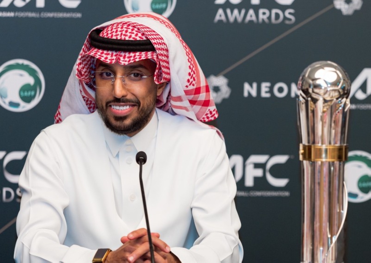 الدوسري رداً على الانتقادات: «لا أرى.. لا أسمع.. لا أتكلم» الدوسري رداً على الانتقادات: «لا أرى.. لا أسمع.. لا أتكلم»