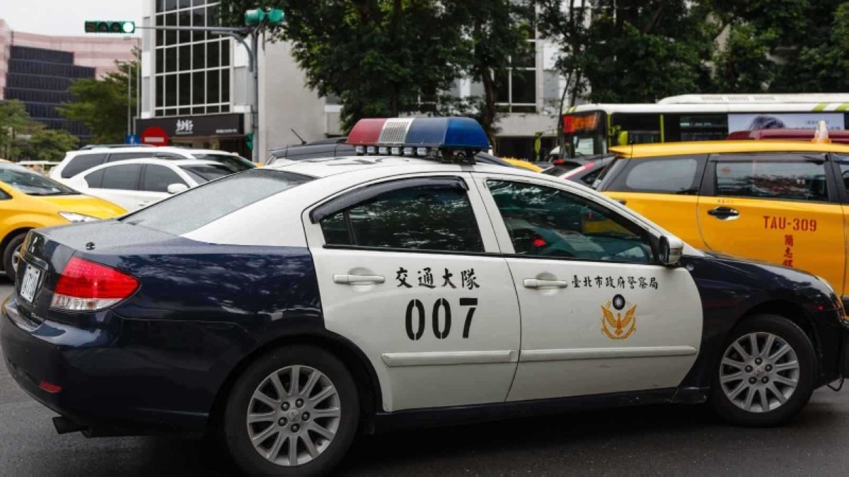 تايوانية تحاول تزوير وثائق مالية ببصمات رجلٍ ميت أثناء جنازته تايوانية تحاول تزوير وثائق مالية ببصمات رجلٍ ميت أثناء جنازته