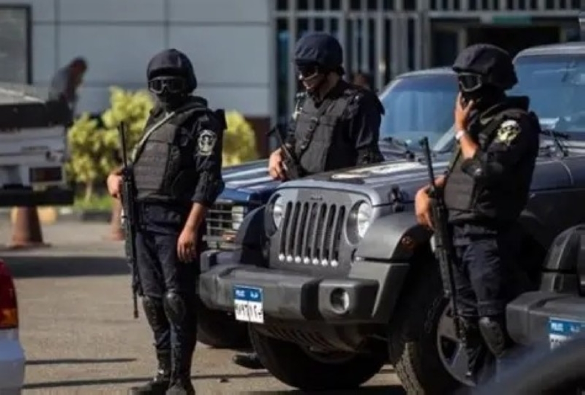 فخ الكاميرا الخفية.. الأمن المصري يحبط عملية تصوير بكاميرا سرية في بنك بالجيزة فخ الكاميرا الخفية.. الأمن المصري يحبط عملية تصوير بكاميرا سرية في بنك بالجيزة