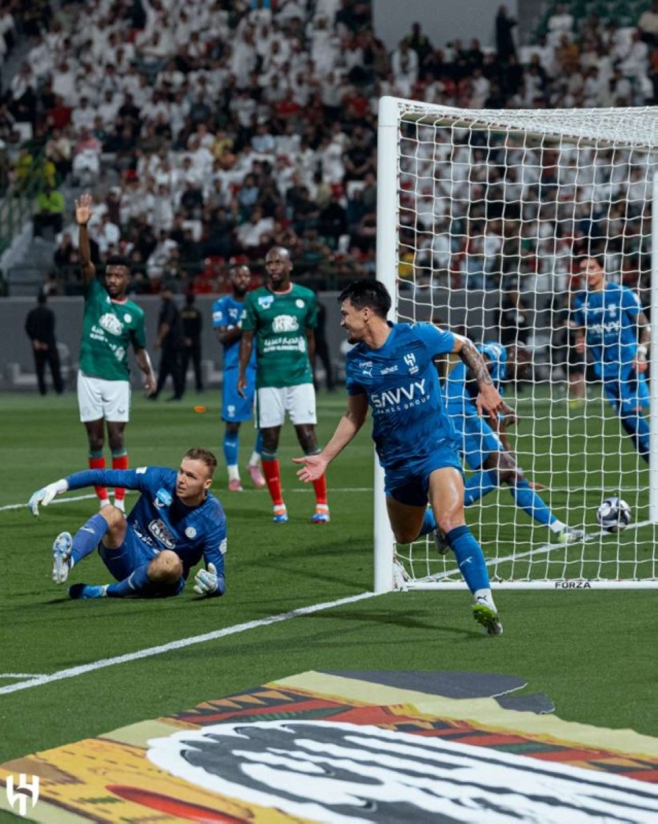 ضرب الاتفاق بخماسية.. جاااايكم الهلال يا عميد