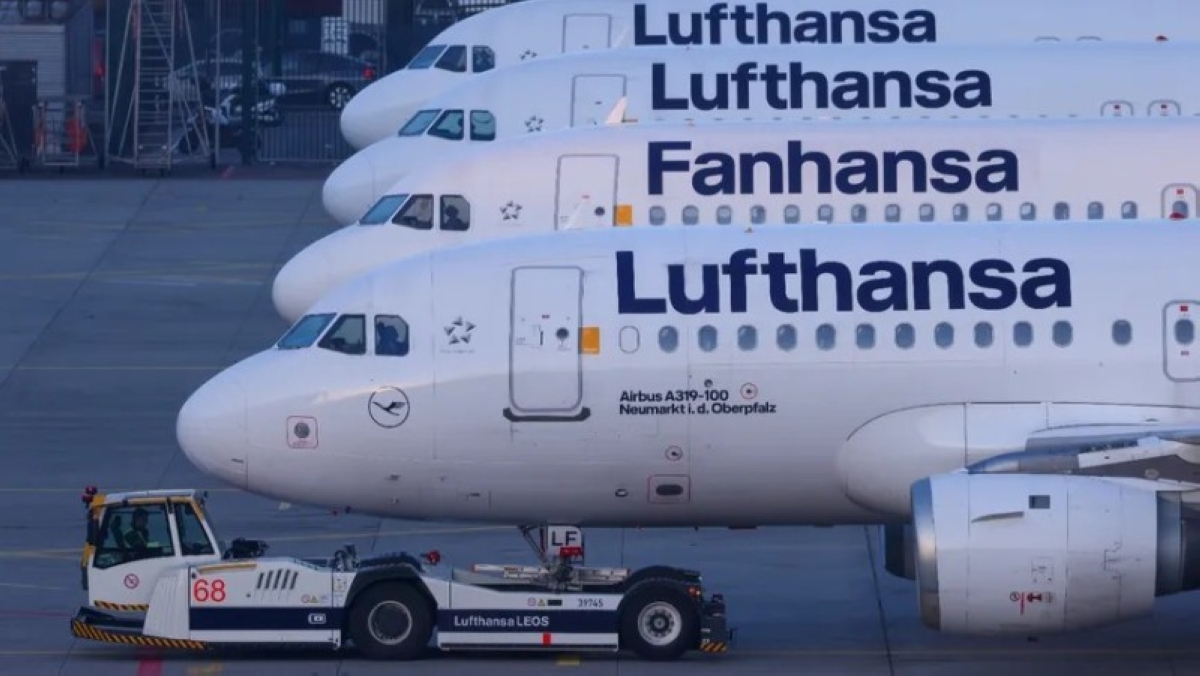 تصادم طائرتي يونايتد إيرلاينز يثير الذعر في مطار أوهير تصادم طائرتي يونايتد إيرلاينز يثير الذعر في مطار أوهير