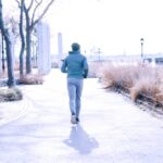 فوائد المشي دون هاتف