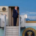 اكتشاف موقع مشبوه يرصد منطقة خروج ترمب من طائرته في بالم بيتش!