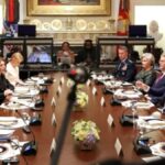 ماذا طلب ترمب من زيلينسكي ؟