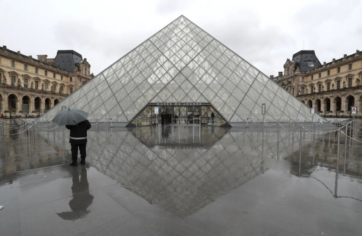 ما بين مجوهرات أوجيني والموناليزا.. 5 أفلام سلّطت الضوء على سرقة «اللوفر» ما بين مجوهرات أوجيني والموناليزا.. 5 أفلام سلّطت الضوء على سرقة «اللوفر»