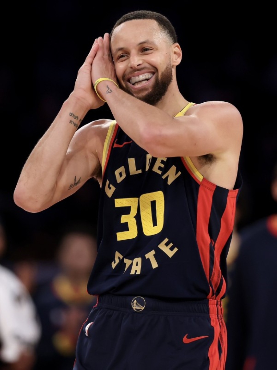 أنهى سطوة ليبرون.. كاري الأعلى دخلاً في دوري «NBA»