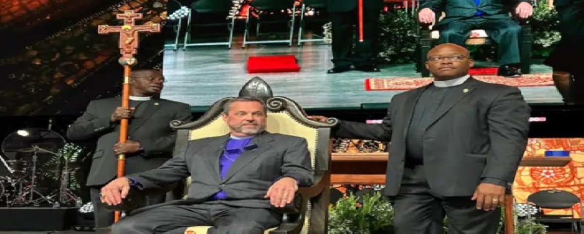 فضيحة في «الكنيسة الأمريكية».. اتهامات جنسية تطال كبير الأساقفة فضيحة في «الكنيسة الأمريكية».. اتهامات جنسية تطال كبير الأساقفة