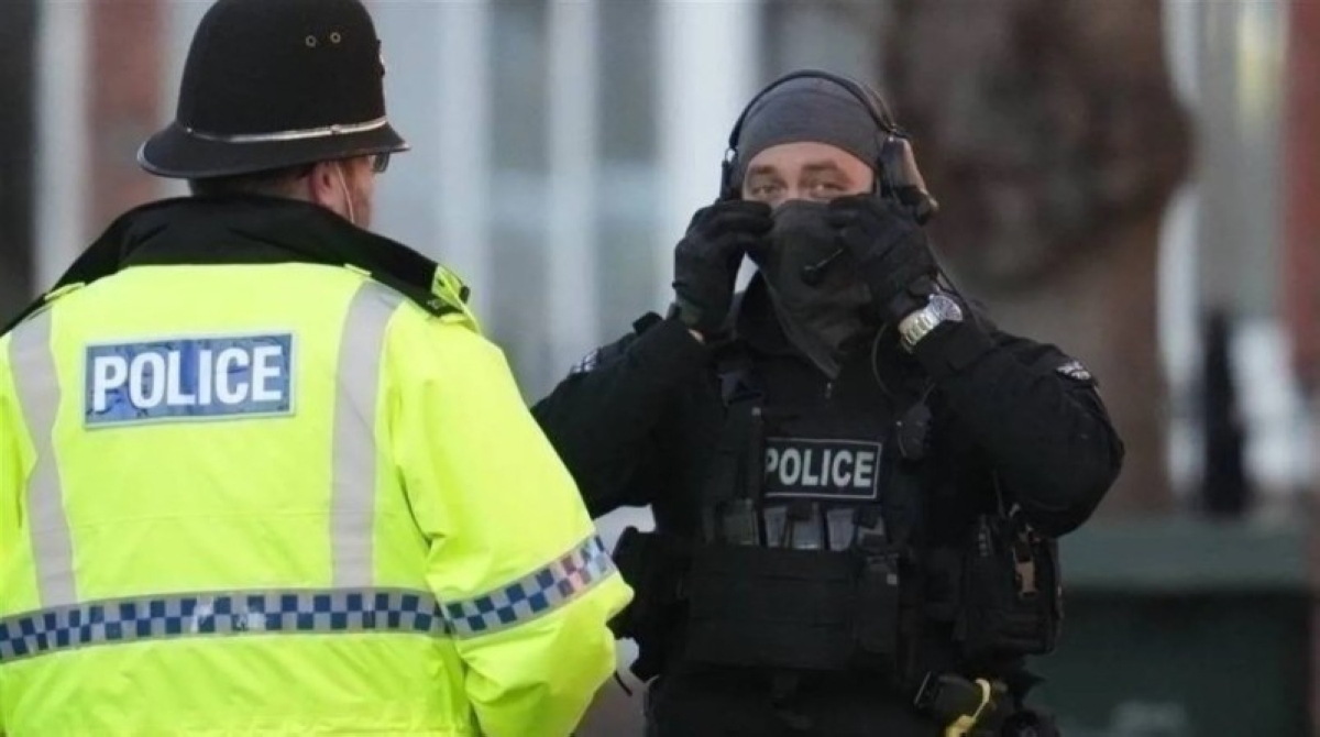 الشرطة البريطانية: اعتقال 3 مشتبهين بجهاز استخبارات روسية الشرطة البريطانية: اعتقال 3 مشتبهين بجهاز استخبارات روسية