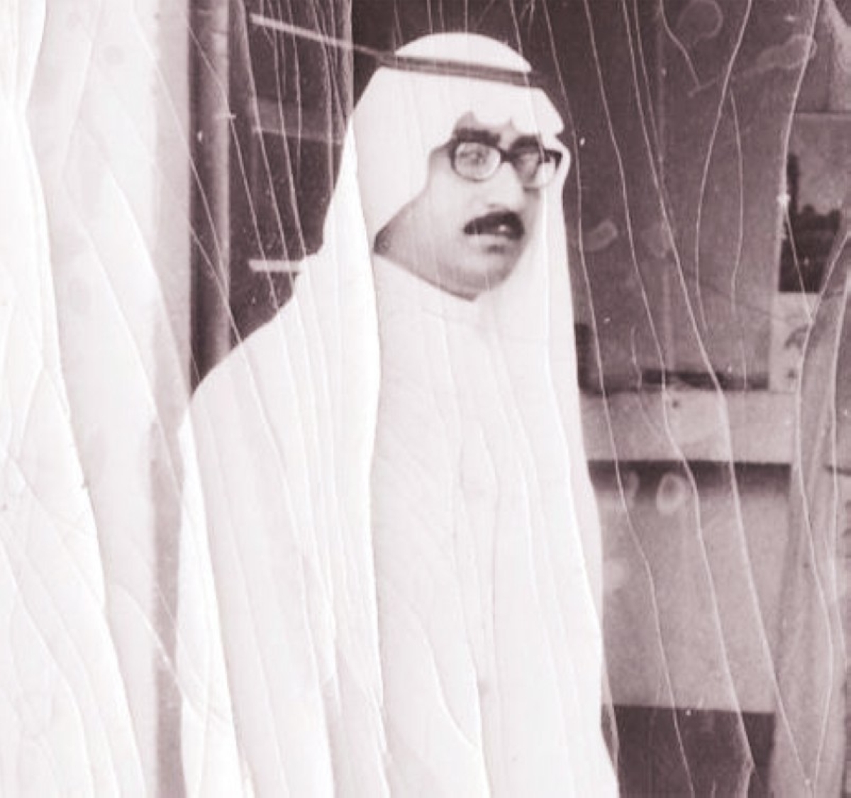 شاكر الشيخ.. منهلٌ عذبٌ لمن حوله شاكر الشيخ.. منهلٌ عذبٌ لمن حوله