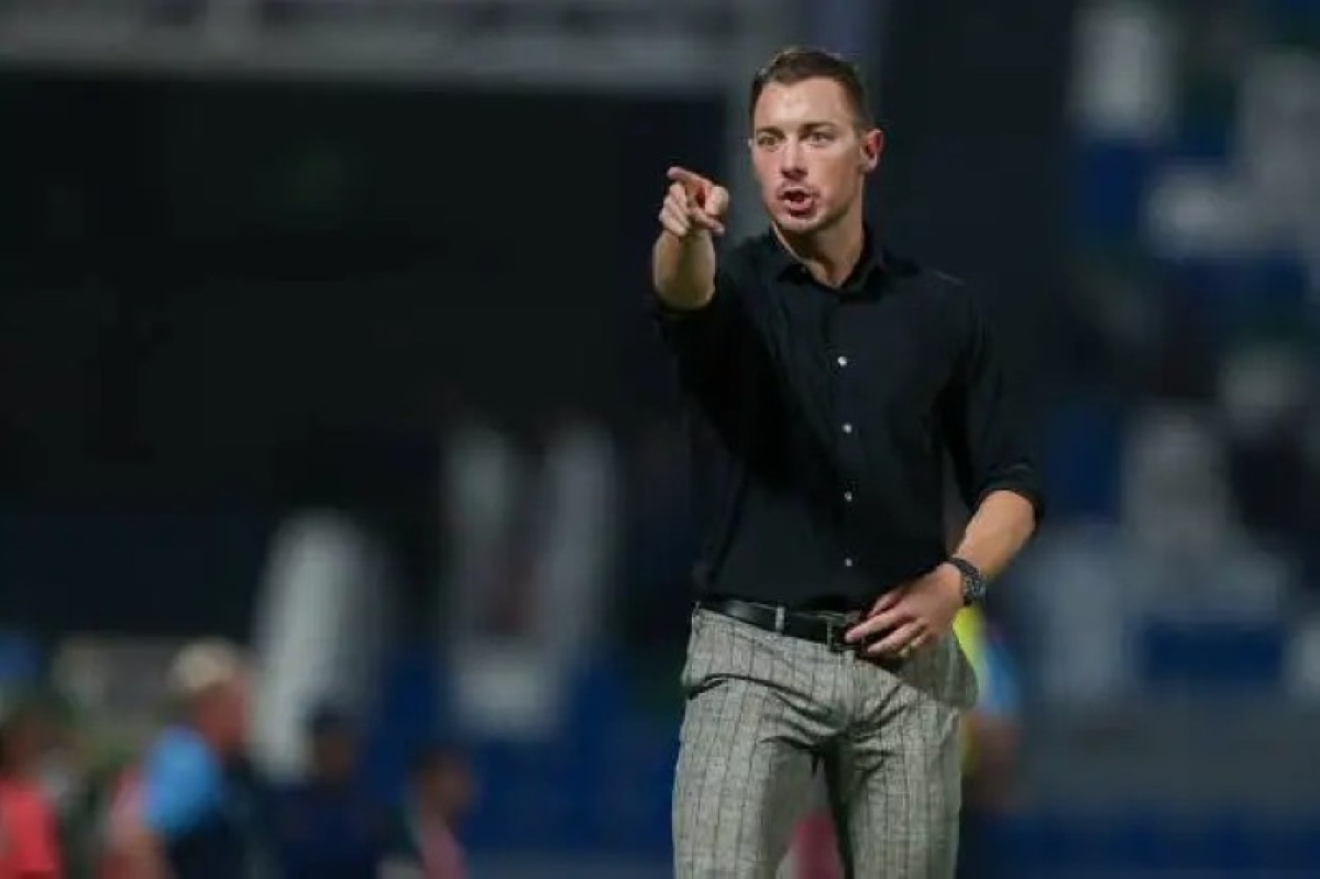 هل يرحل إيفان توني عن الأهلي؟ يايسله يجيب هل يرحل إيفان توني عن الأهلي؟ يايسله يجيب