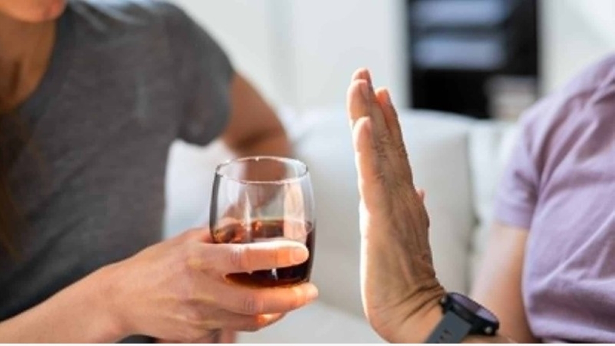 دراسة: «الكحول» يفاقم القلق والاكتئاب لدى هؤلاء