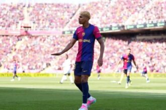 «يسرق ويشتكي».. يامال يستفز ريال مدريد قبل الكلاسيكو «يسرق ويشتكي».. يامال يستفز ريال مدريد قبل الكلاسيكو