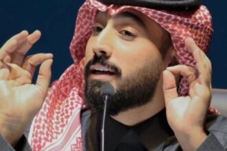 أمسيات بـ 8 لغات تنثر الشعر في «كتاب الشارقة» أمسيات بـ 8 لغات تنثر الشعر في «كتاب الشارقة»