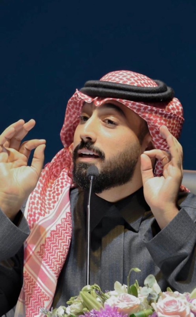 أمسيات بـ 8 لغات تنثر الشعر في «كتاب الشارقة» أمسيات بـ 8 لغات تنثر الشعر في «كتاب الشارقة»