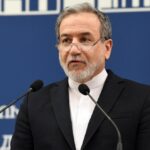 عراقجي: أمريكا طلبت تسليم اليورانيوم مقابل تأجيل «آلية الزناد» عراقجي: أمريكا طلبت تسليم اليورانيوم مقابل تأجيل «آلية الزناد»