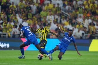 مستشار «عكاظ» التحكيمي: الحكم تجاهل طرد مدافع الهلال في «الكلاسيكو» مستشار «عكاظ» التحكيمي: الحكم تجاهل طرد مدافع الهلال في «الكلاسيكو»