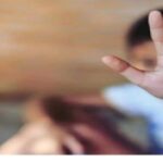 أم تربط طفليها قبل تعذيبهما «داخل حمام» أم تربط طفليها قبل تعذيبهما «داخل حمام»