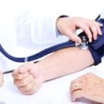 4 فحوصات دم ضرورية بعد الـ40