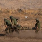 إصابة 12 جندياً إسرائيلياً على حدود غزة إصابة 12 جندياً إسرائيلياً على حدود غزة