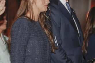 فيليب السادس يستعد لتوديع التاج.. لحظة عاطفية تهيئ ليونور لعرش إسبانيا فيليب السادس يستعد لتوديع التاج.. لحظة عاطفية تهيئ ليونور لعرش إسبانيا