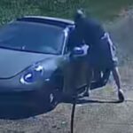 برازيلي يشعل النار في بورش 911.. والكاميرا تفضحه!