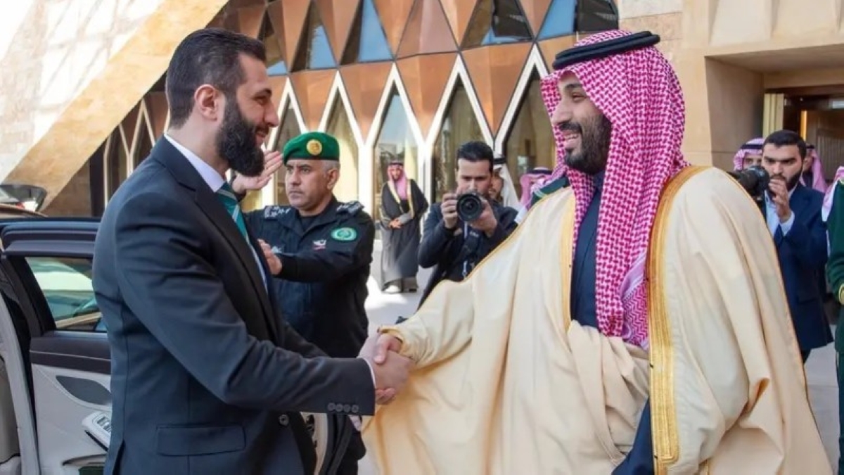 ولي العهد والرئيس السوري يبحثان تعزيز التعاون الاقتصادي ولي العهد والرئيس السوري يبحثان تعزيز التعاون الاقتصادي