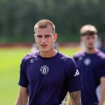 مانشستر يونايتد يواسي لاعبه بعد فاجعة انتحار والده