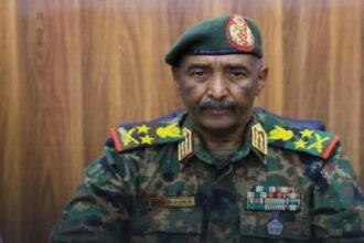 أقرّ بسقوط الفاشر.. البرهان: التدمير الممنهج وراء مغادرتنا المدينة أقرّ بسقوط الفاشر.. البرهان: التدمير الممنهج وراء مغادرتنا المدينة