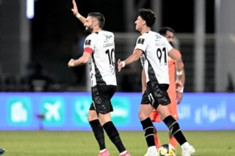 الشباب يكسب الحزم بصعوبة ويلحق بركب المتأهلين في كأس الملك