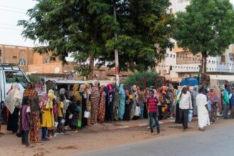 الحكومة السودانية تطرد موظفين أمميين الحكومة السودانية تطرد موظفين أمميين