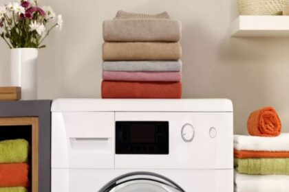 مادة «قاتلة» وراء اللمعان.. مركّب شائع في التنظيف الجاف يهدد الكبد بالتليّف!