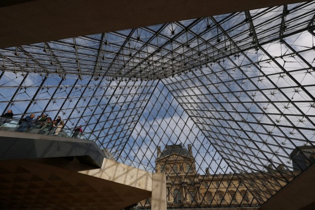 «لص سابق» حذّر من كارثة سرقة «اللوفر»! «لص سابق» حذّر من كارثة سرقة «اللوفر»!