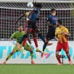 إنغويسا يهدي نابولي فوزاً صعباً خارج الديار إنغويسا يهدي نابولي فوزاً صعباً خارج الديار