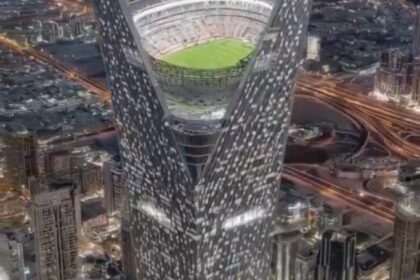 هذه حقيقة ملعب ناطحة السحاب