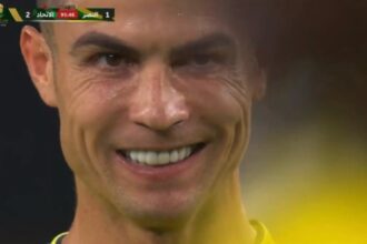 ما الذي قاله رونالدو لنفسه قبل تسديد الركلة الحرة؟ ما الذي قاله رونالدو لنفسه قبل تسديد الركلة الحرة؟