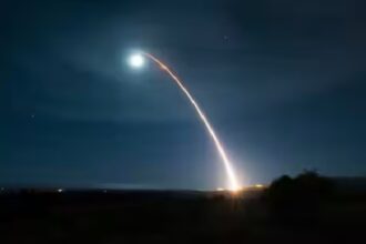 ترمب يبدأ «الاختبارات النووية».. ويمنح كوريا «غواصة» ترمب يبدأ «الاختبارات النووية».. ويمنح كوريا «غواصة»