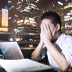 دراسة: الإفراط في العمل يعيد برمجة المخ