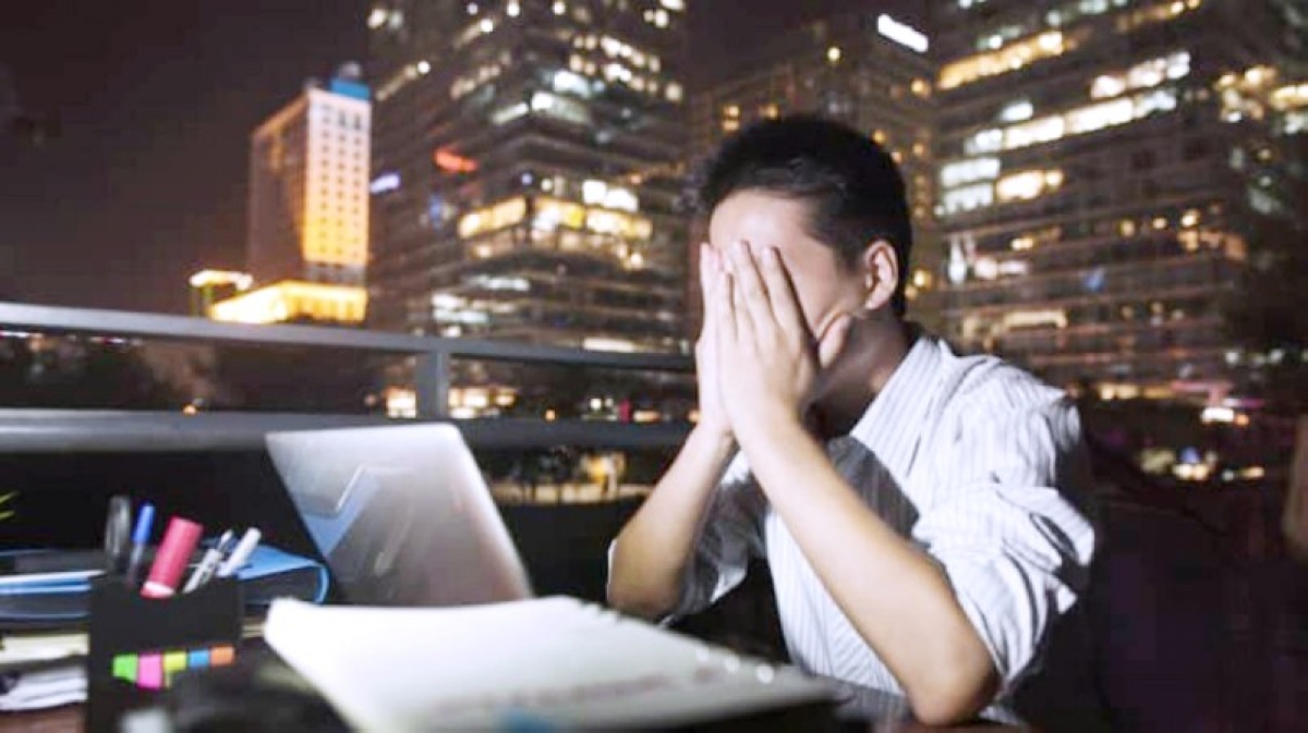 دراسة: الإفراط في العمل يعيد برمجة المخ دراسة: الإفراط في العمل يعيد برمجة المخ