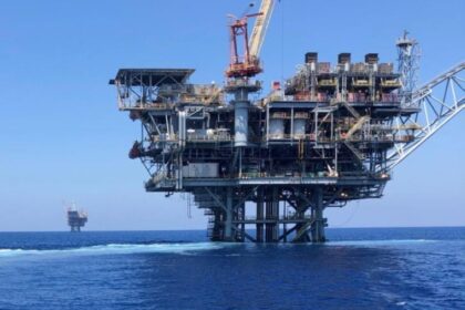 لماذا جمدت إسرائيل أكبر صفقة غاز مع مصر؟