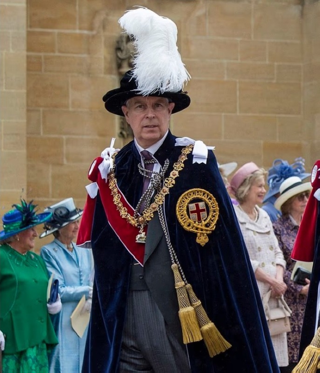 سقوط أندرو.. من أمير إلى مواطن عادي سقوط أندرو.. من أمير إلى مواطن عادي