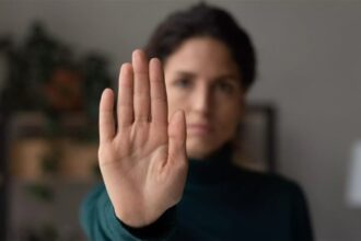 جرائم الصمت.. صدمة فرنسية بعد مقتل 107 زوجات جرائم الصمت.. صدمة فرنسية بعد مقتل 107 زوجات