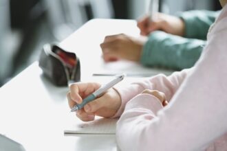 شهادات للبيع.. فضيحة تهز الجامعة اللبنانية!