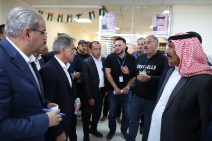 توقيع اتفاقية بين الصحة والخدمات الطبية لمعالجة المدنيين في منطقة الأزرق بالمركز الطبي العسكري الشامل تشمل النسائية وغسيل الكلى توقيع اتفاقية بين الصحة والخدمات الطبية لمعالجة المدنيين في منطقة الأزرق بالمركز الطبي العسكري الشامل تشمل النسائية وغسيل الكلى