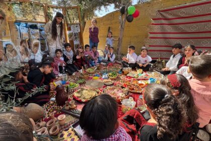 مدرسة هالة بنت خويلد تحتفل بيوم قطاف الزيتون مدرسة هالة بنت خويلد تحتفل بيوم قطاف الزيتون