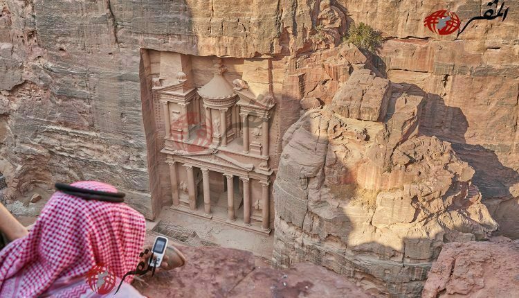 وزير السياحة: قرابة 90% من مدينة البترا ما تزال غير مكتشفة وزير السياحة: قرابة 90% من مدينة البترا ما تزال غير مكتشفة
